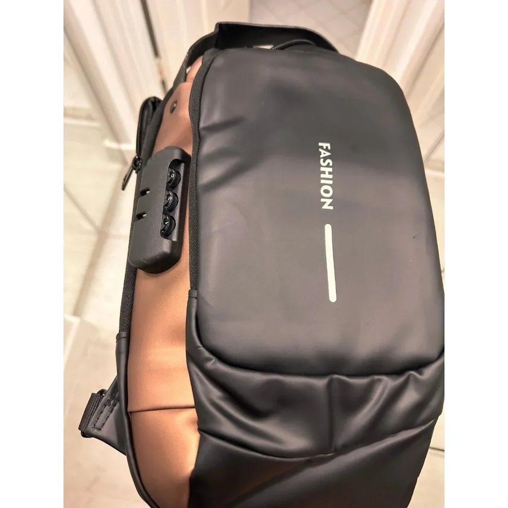 Backpack - Picture 1 of 3